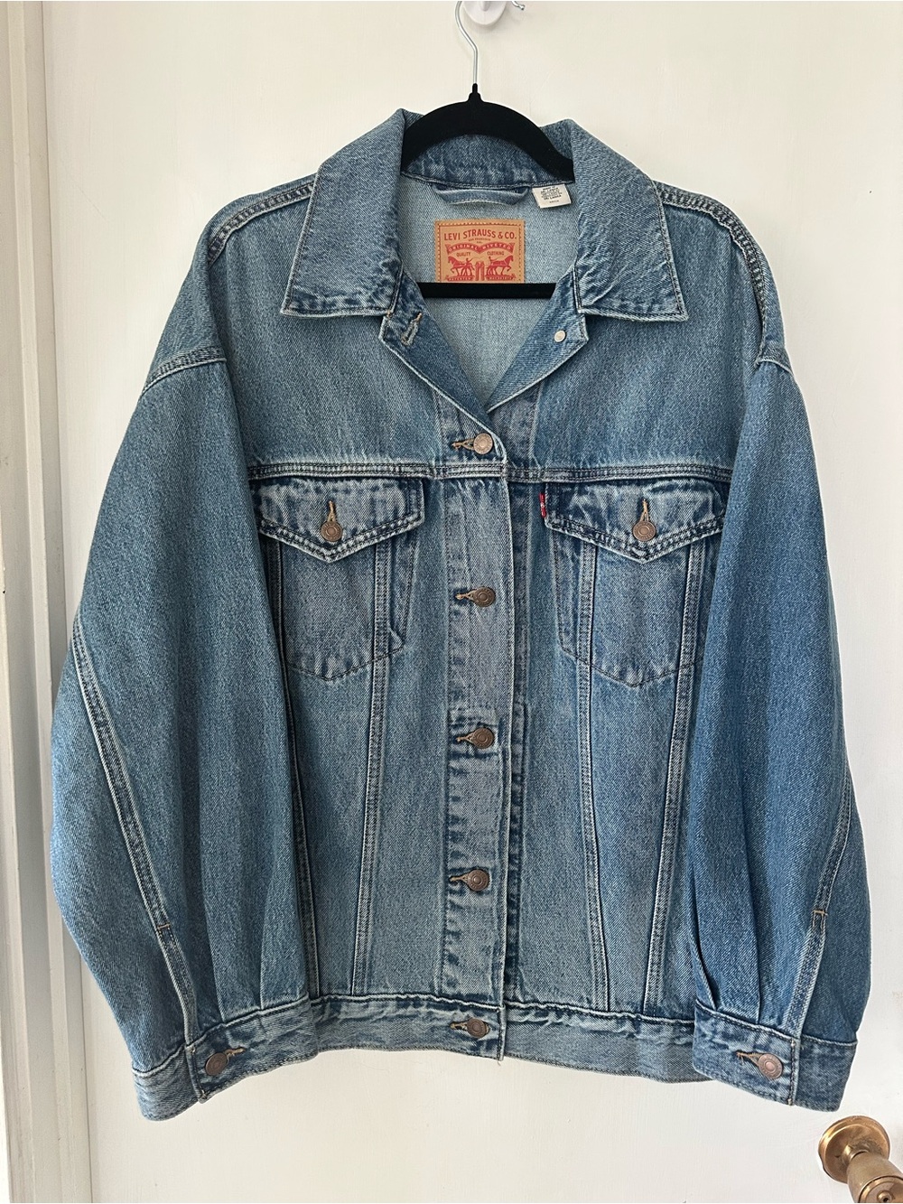 Levi’s Women’s Oversized Denim Jean Jacket Medium Wash Size S